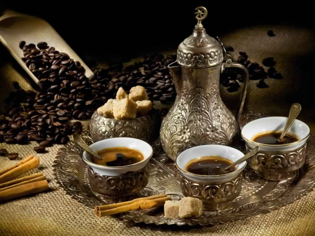 أنا أتناول الفطور ساندي سيجار  اضرار القهوة العربية