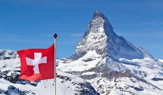 ماترهورن  السياحة في سويسرا في شهر مارس